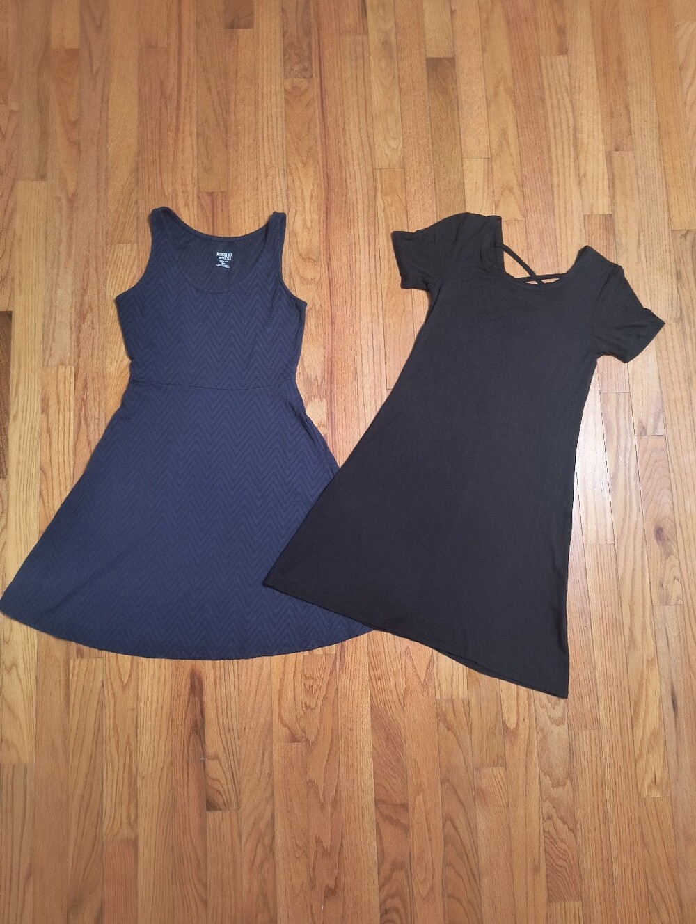 🔥 Bundle 2 Listings For $7🔥 Bundle of Two Women's XS dresses, black/navy